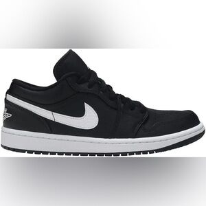 Jordan Air 1 Low in Black and White